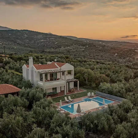 Panorama - With 50m Private Pool